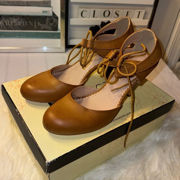 Restricted Shoes - ModCloth Vintage Inspired Celica Oxford Pump 7.5 Tan leather